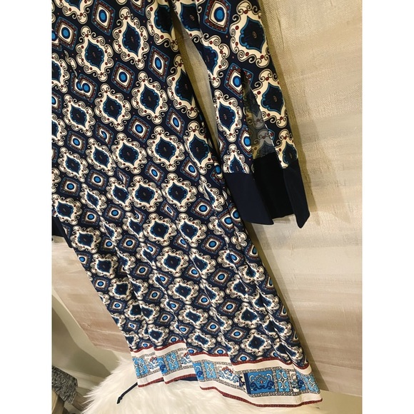 Laundry By Design Shift Dress - Picture 2 of 6